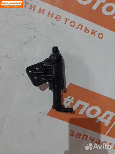 Форсунка омывателя фары левой Kia Sportage 4 2016