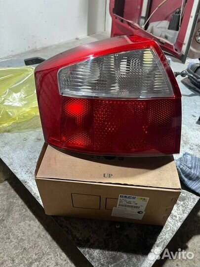 Фонарь задний левый Audi A4 B6 8E5 2002