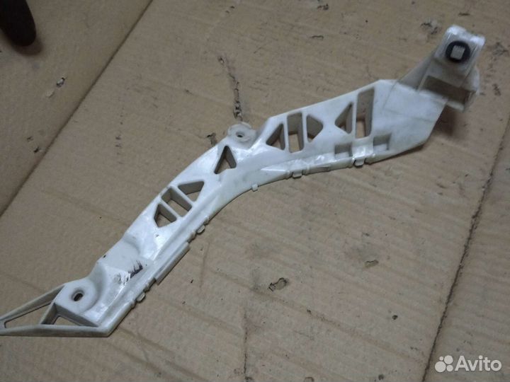 Кронштейн заднего крыла mazda 3седан