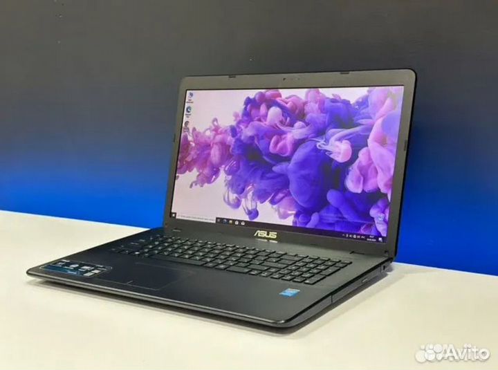 Шустрый Asus 17.3 4 ядра 8G озу SSD240g