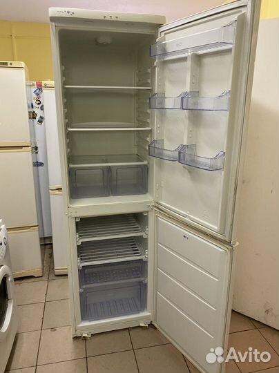 Холодильник Zanussi с большой морозилкой Доставка