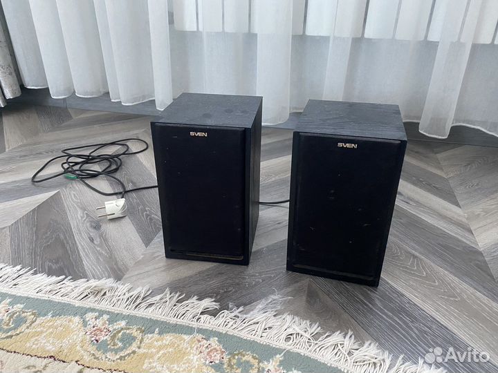 Колонки sven деревяные