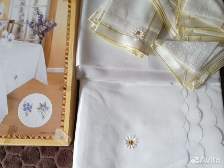 Скатерть и 12 салфеток, новые, Турция