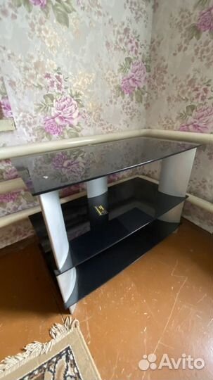 Стеклянная тумба, полка под тв