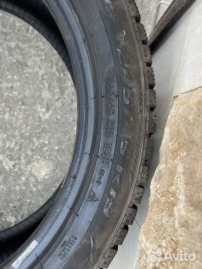Pirelli Ice Zero 245/45 R19
