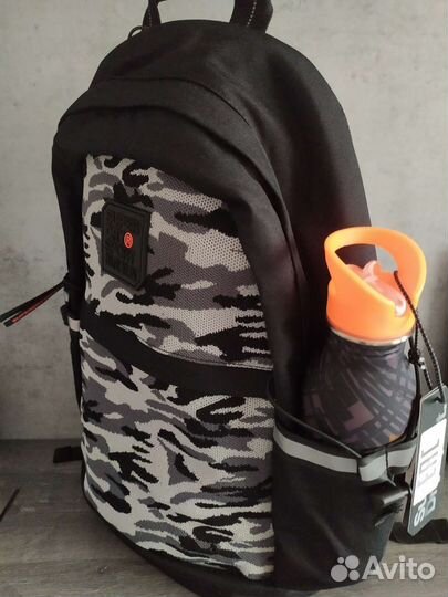 Бутылка для воды спортивная Superdry (без торга)