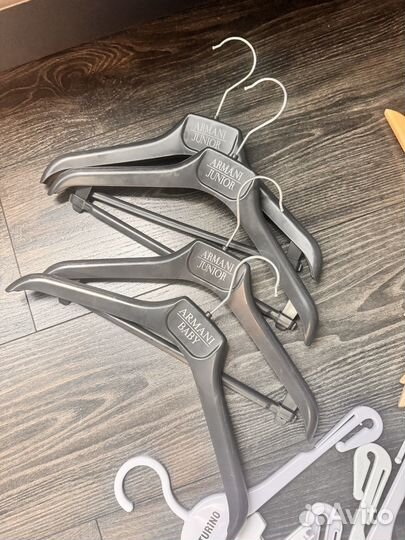 Дестскте плечики IKEA armani