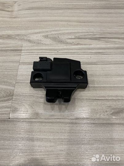 Замок багажника Toyota Camry 70 Оригинал