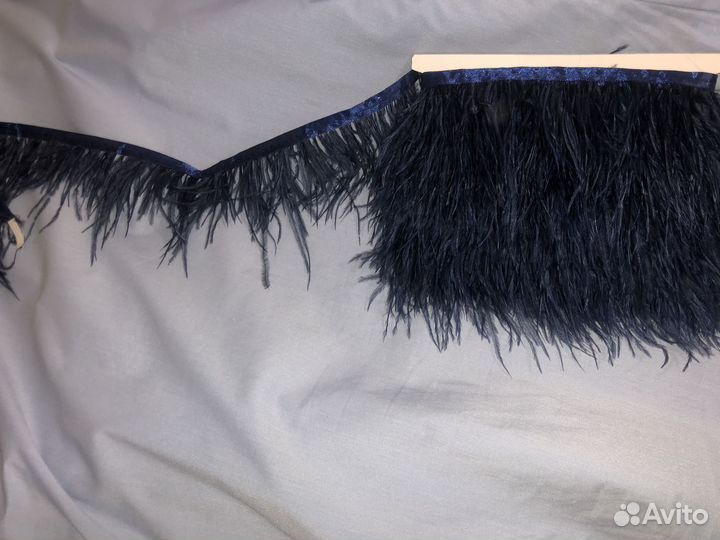 Перья страуса на ленте