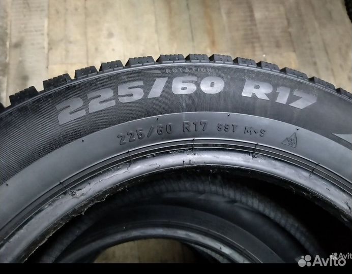 Pirelli Formula Ice 225/60 R17