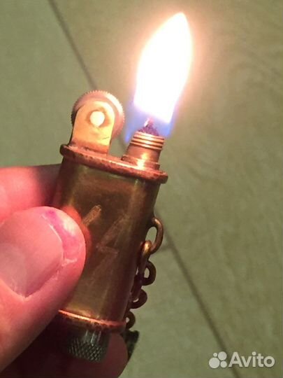 Зажигалка бензиновая