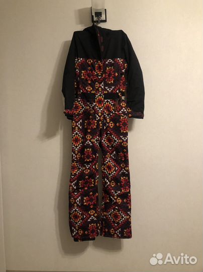 Сноубордический комбинезон