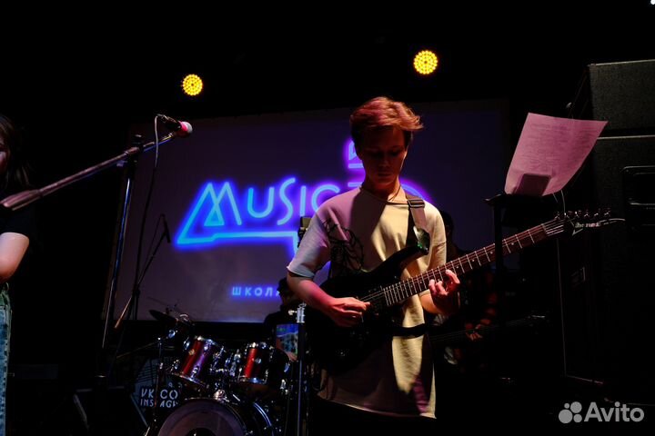 Уроки игры на гитаре Школа музыки Music Club