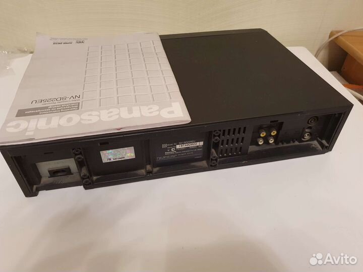 Видеомагнитофон Panasonic NV-SD225