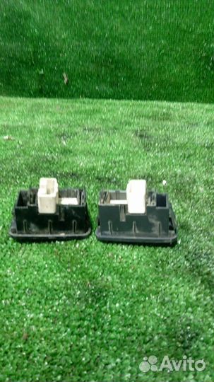 Кнопка стеклоподъемника Toyota Caldina