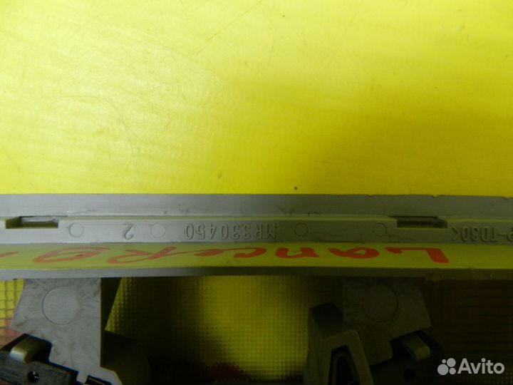 Плафон салонный передний Mitsubishi