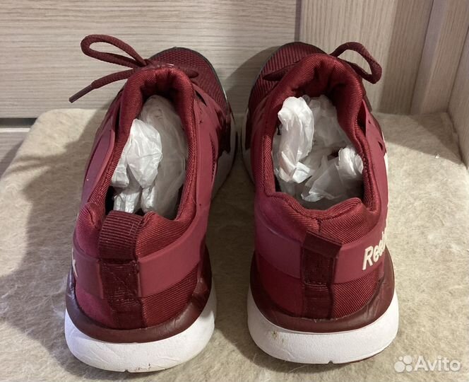 Кроссовки женские