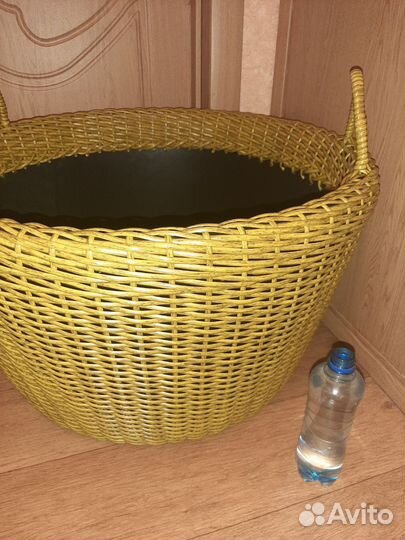 Корзина плетеная из ротанга