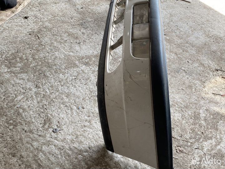 Передний бампер Volkswagen Passat B4