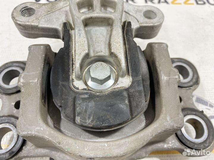 Опора двигателя левая Volvo S60 1.6B EcoBoost