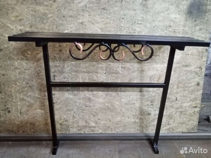 Скамейка на кладбище