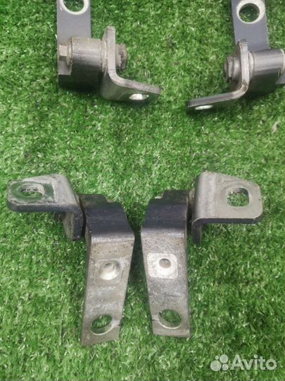 Петли дверей Ford Focus 3 хетчбек 1.6 iqdb 2012