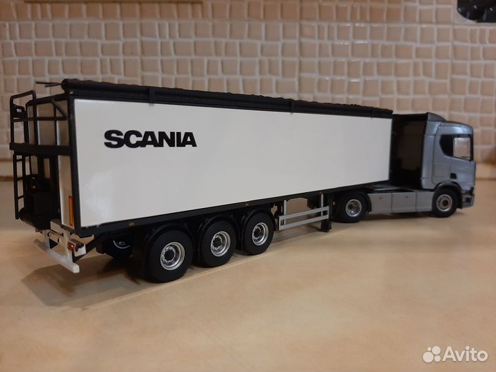 Модель scania.1:50