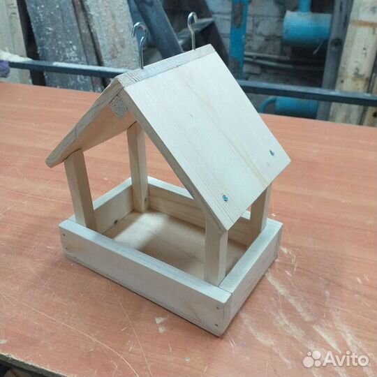 Скворечники, кормушки для птиц