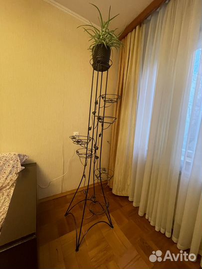 Подставка для цветов напольная