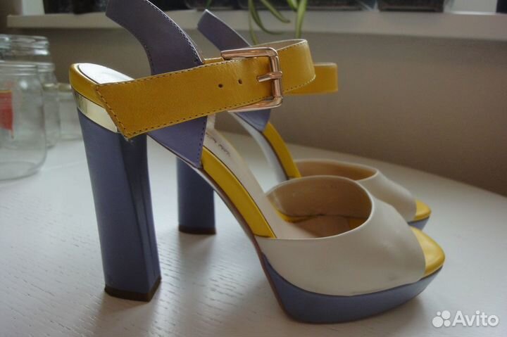 Босоножки натуральная кожа 39
