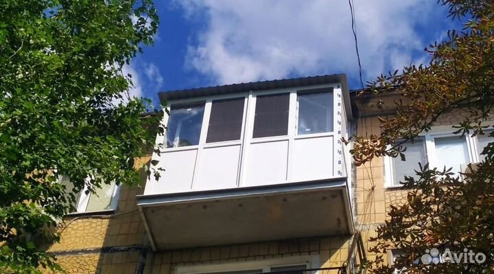 Остекление балкона и установка пластиковых окон