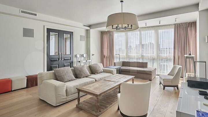 3-к. квартира, 128 м², 10/13 эт.