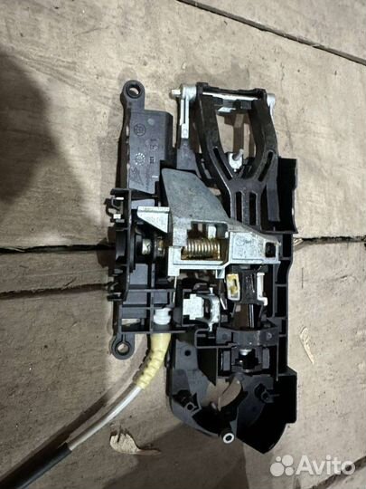 Доводчик двери BMW F10