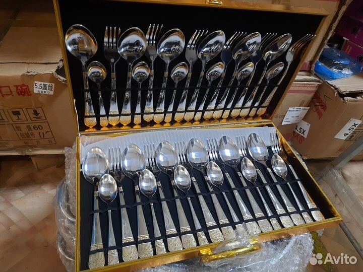 Столовый набор ложки и вилки