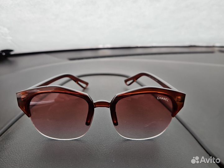 Солнечные очки Chanel