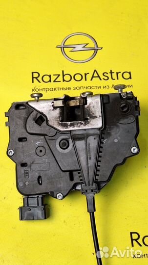 Замок двери задней правой Opel Corsa D