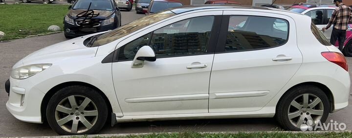 Peugeot 308, 2011