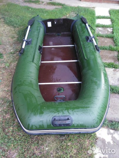 Лодка с мотором