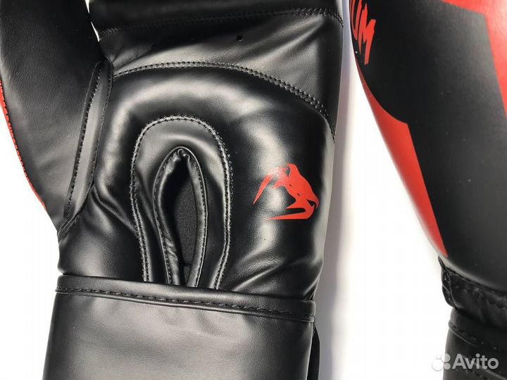 Боксерские перчатки Venum PU Black Red