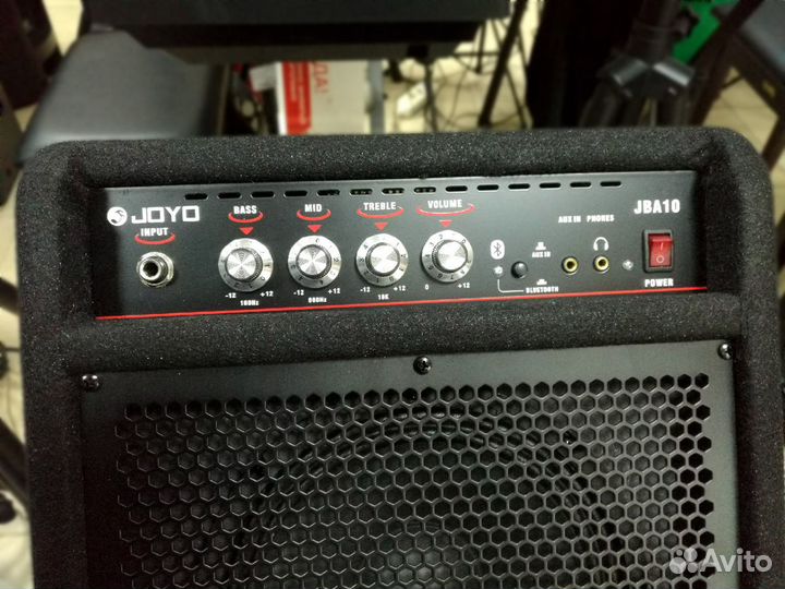 Комбоусилитель для бас-гитары Joyo JBA10