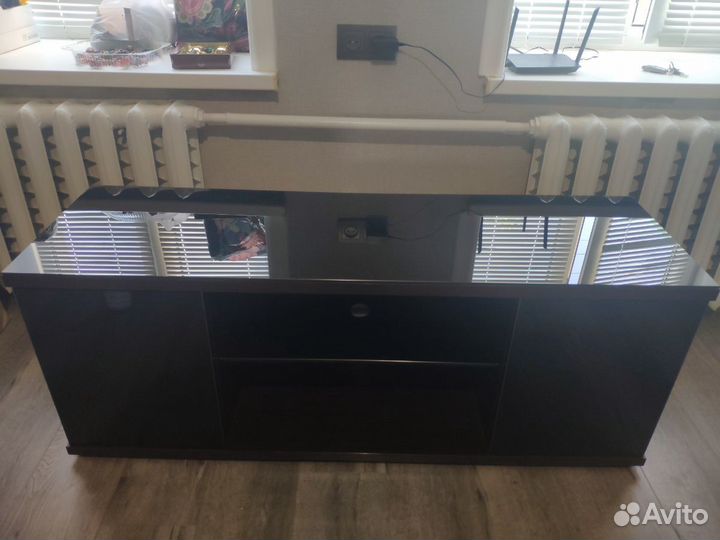 Подставка для телевизора