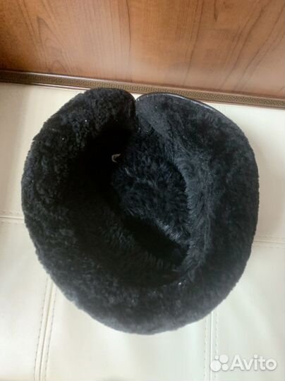 Шапка кожаная женская