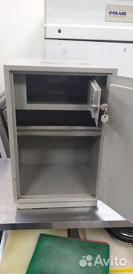 Сейф бухгалтерский металлический