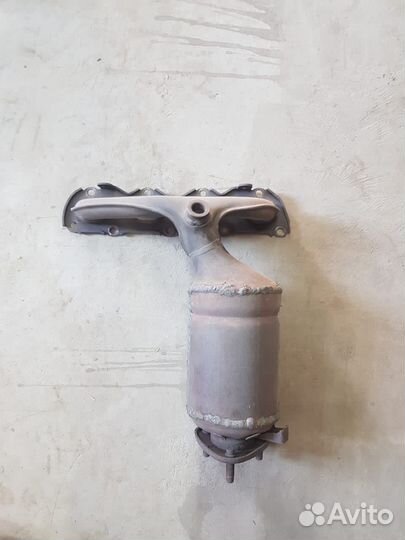 Коллектор выпускной 1,6 Фольксваген поло 5