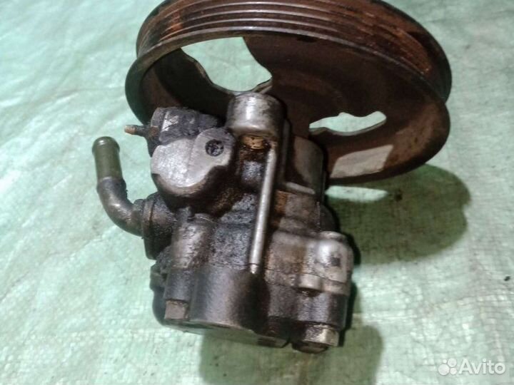 Насос гидроусилителя Mitsubishi Galant Е7 1995