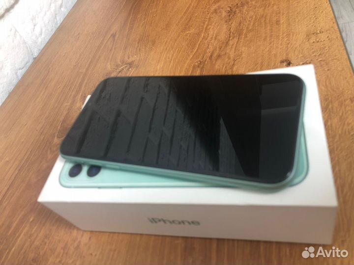 iPhone 11, 64 ГБ