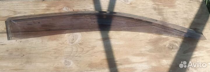 Ветровик Wolksvagen Tuareg