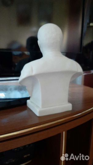 Бюст Ленина