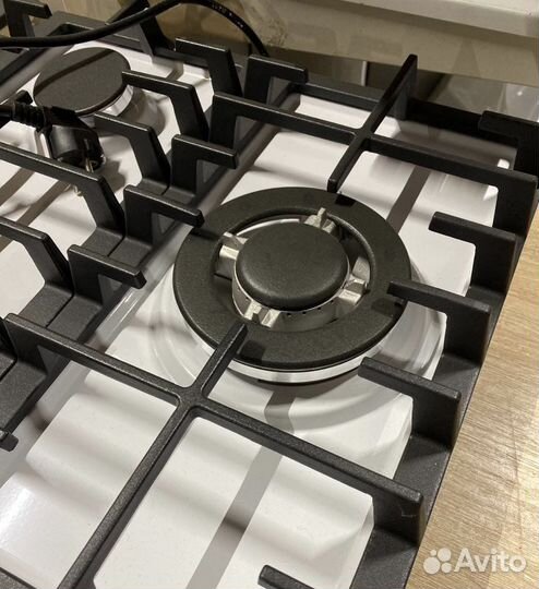 Варочная панель Avex 4531W 3 комфорки Новая