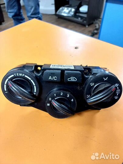 Блок управления отопителем Kia Rio 2